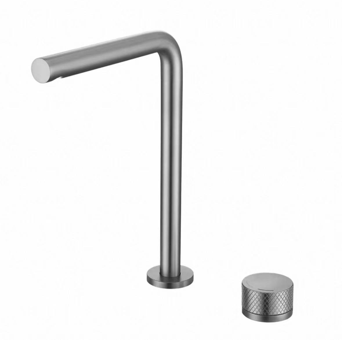 Murni Hideung Geometric Split Faucet